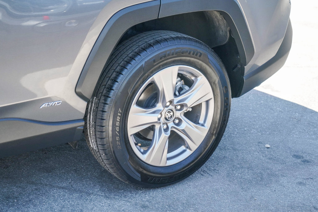 Thumbnail: 2024 Toyota RAV4 - 21