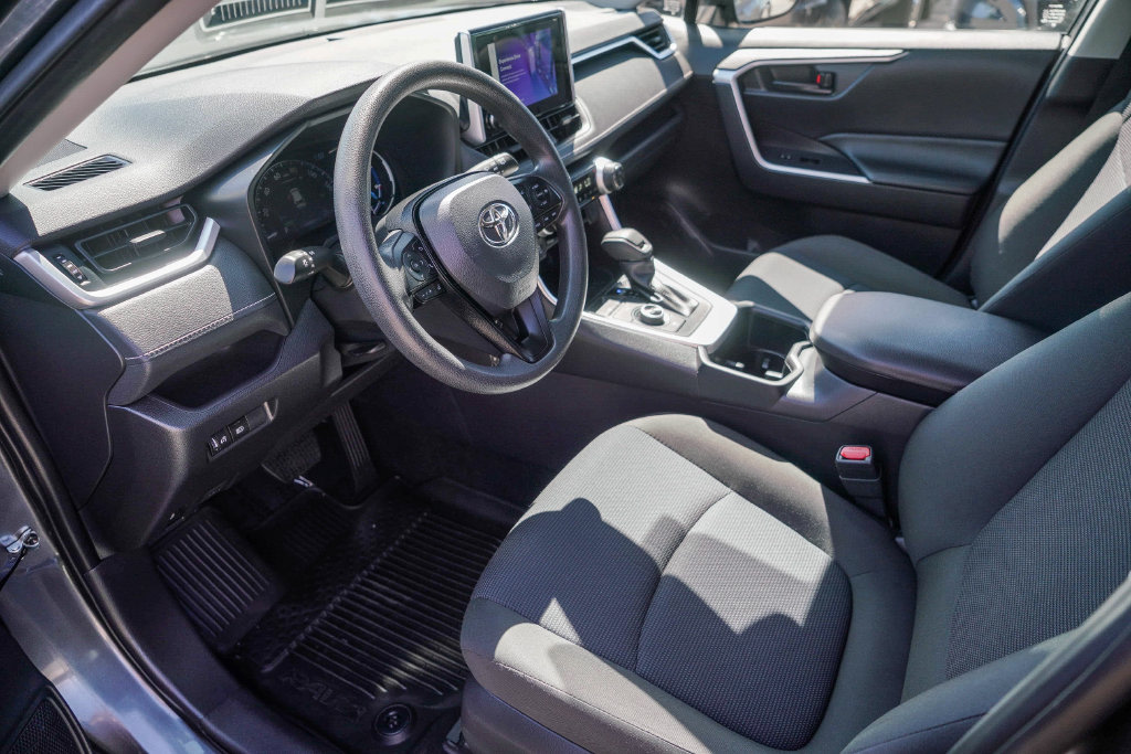 Thumbnail: 2024 Toyota RAV4 - 10
