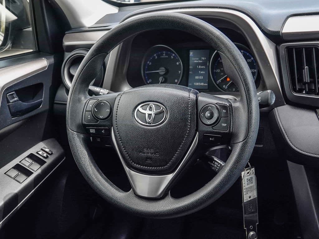 Thumbnail: 2018 Toyota RAV4 - 8