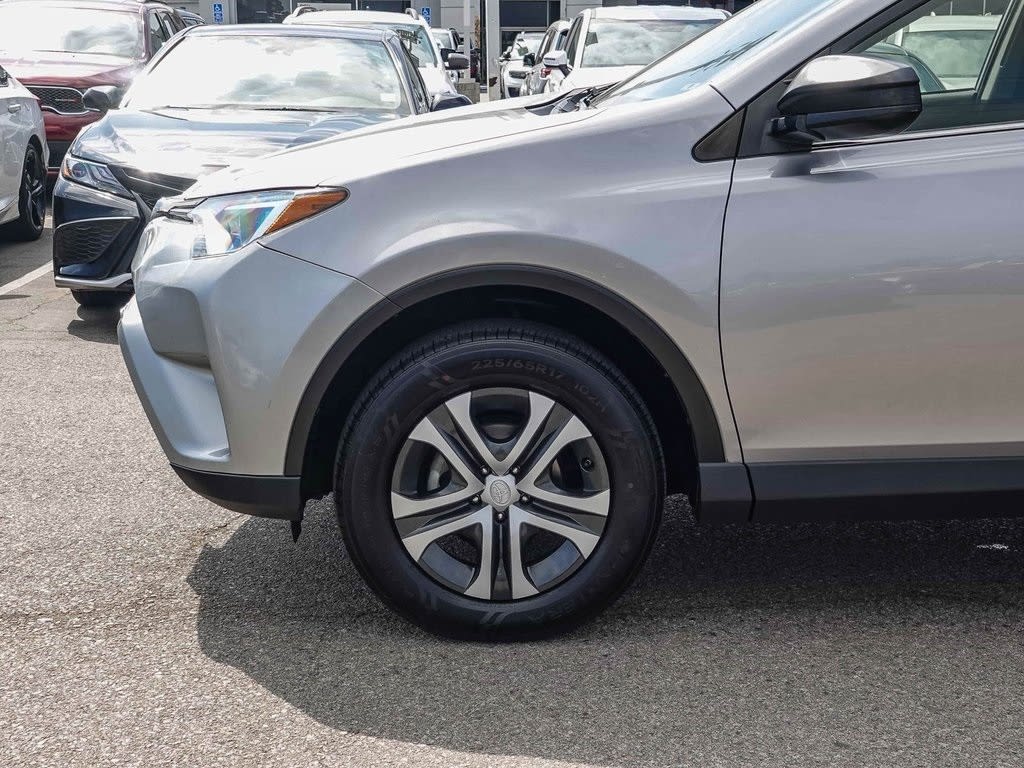 Thumbnail: 2018 Toyota RAV4 - 6