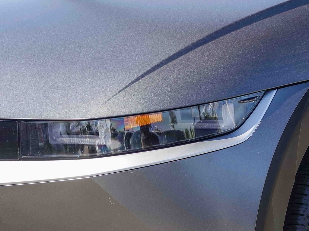 Thumbnail: 2023 Hyundai Ioniq 5 - 19