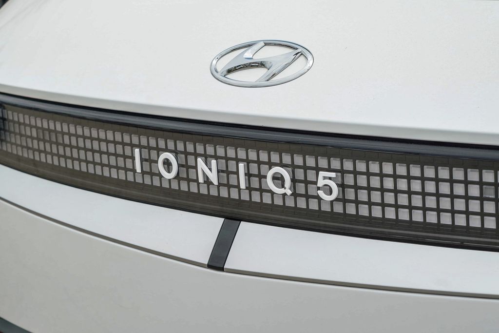 Thumbnail: 2024 Hyundai Ioniq 5 - 18