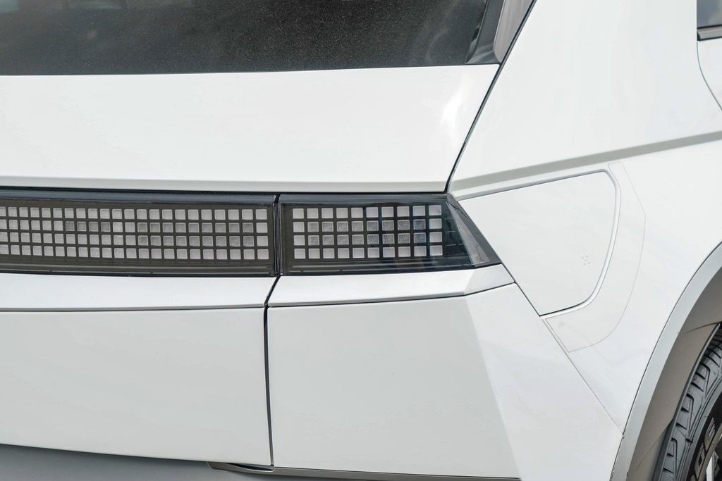 Thumbnail: 2024 Hyundai Ioniq 5 - 17