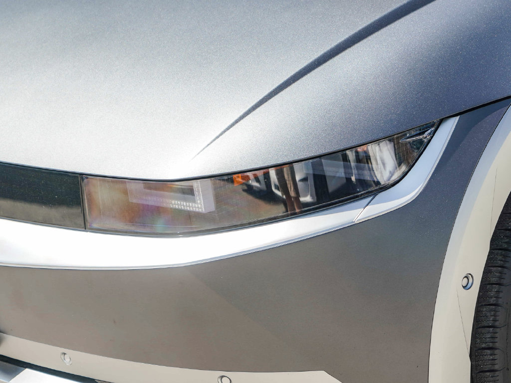 Thumbnail: 2023 Hyundai Ioniq 5 - 16