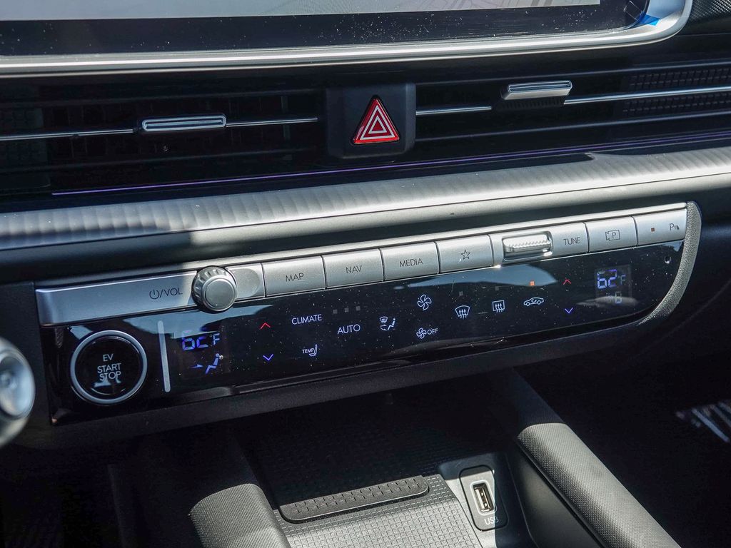Thumbnail: 2024 Hyundai Ioniq 6 - 24