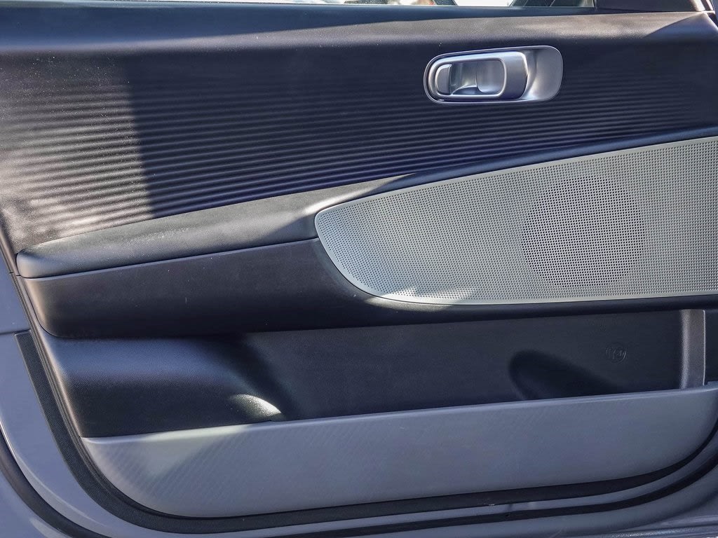 Thumbnail: 2023 Hyundai Ioniq 6 - 23