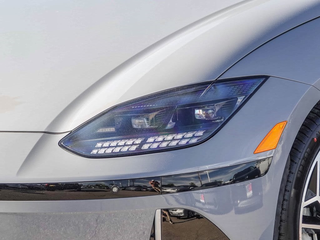 Thumbnail: 2023 Hyundai Ioniq 6 - 20