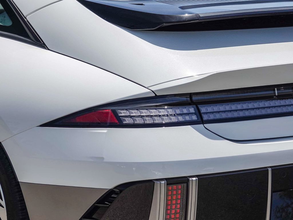 Thumbnail: 2024 Hyundai Ioniq 6 - 18