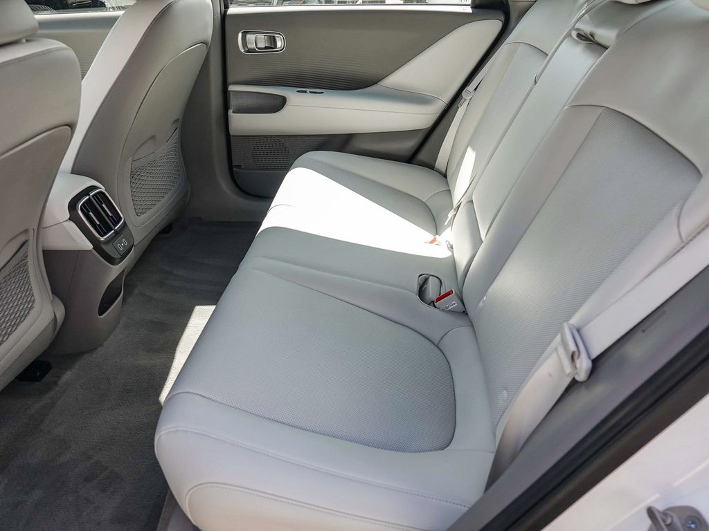 Thumbnail: 2023 Hyundai Ioniq 6 - 10