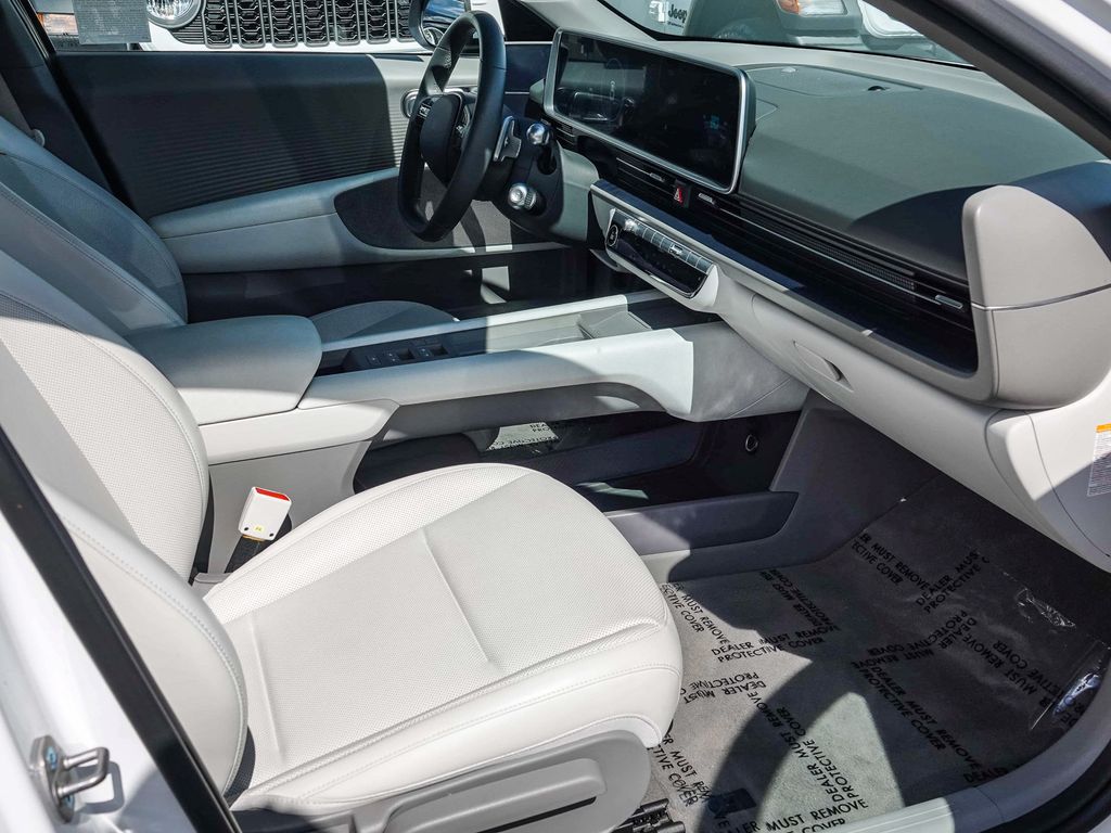 Thumbnail: 2023 Hyundai Ioniq 6 - 8