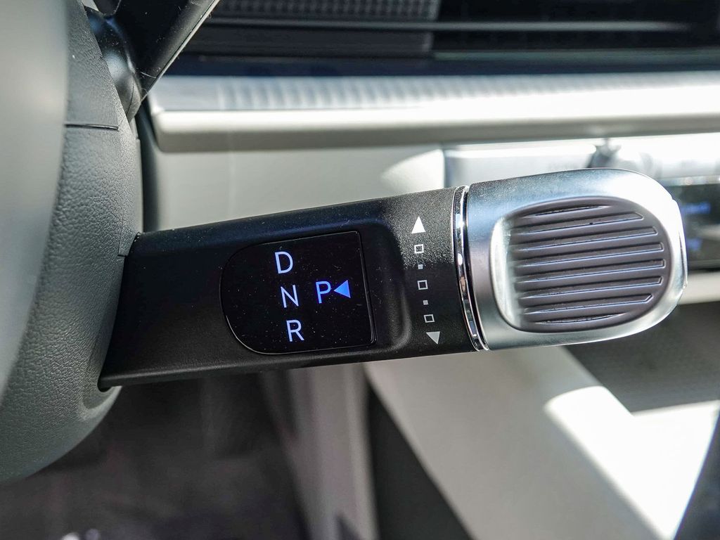 Thumbnail: 2023 Hyundai Ioniq 6 - 21