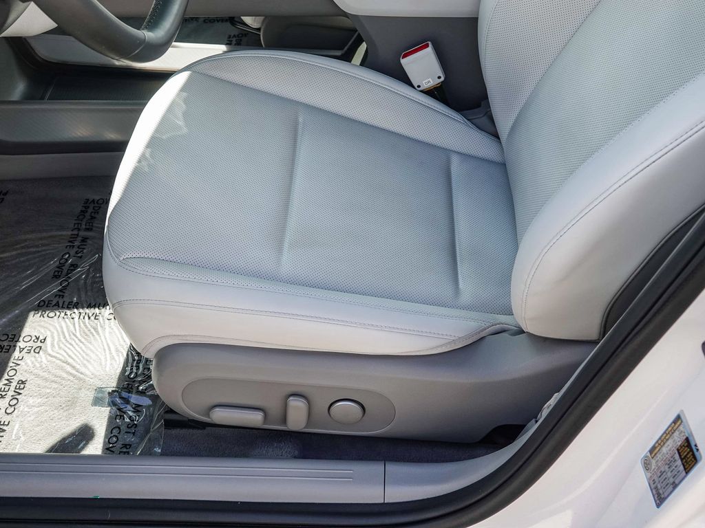 Thumbnail: 2023 Hyundai Ioniq 6 - 23