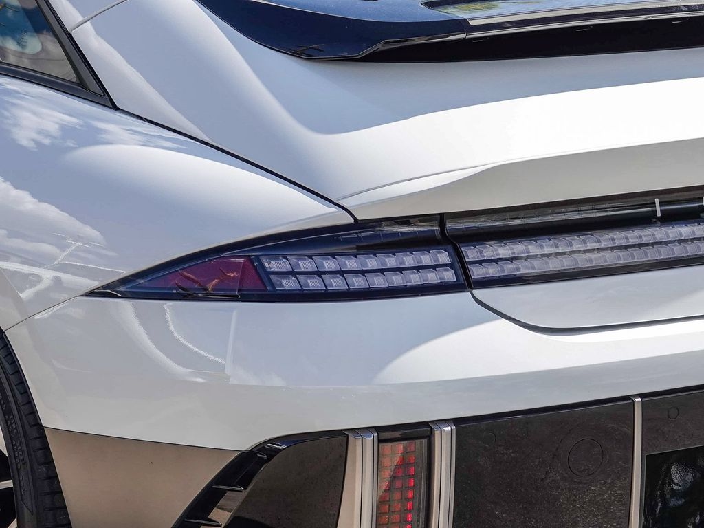 Thumbnail: 2023 Hyundai Ioniq 6 - 17