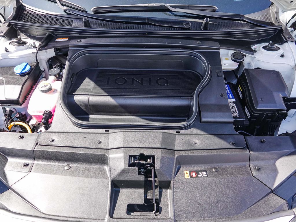 Thumbnail: 2023 Hyundai Ioniq 6 - 6