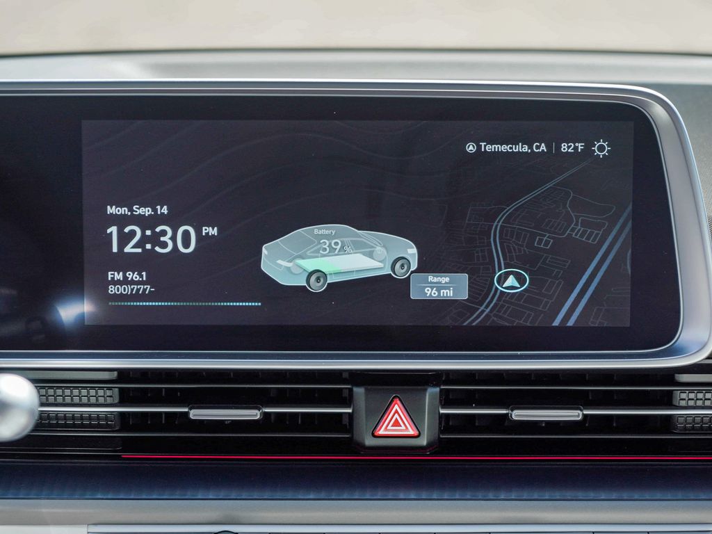 Thumbnail: 2023 Hyundai Ioniq 6 - 21