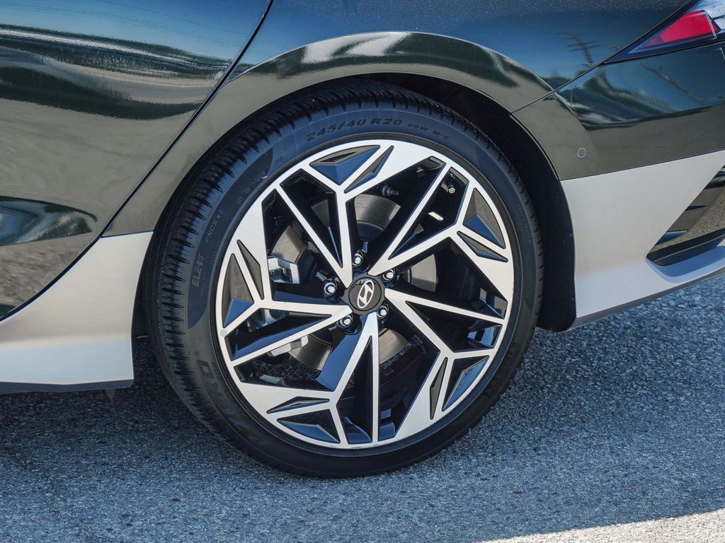Thumbnail: 2023 Hyundai Ioniq 6 - 20
