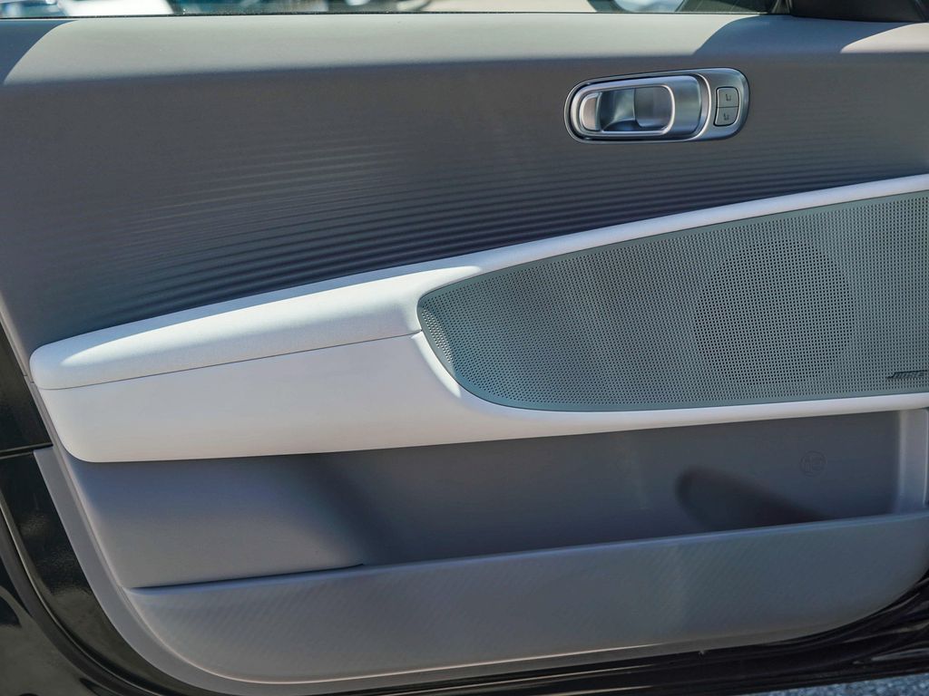 Thumbnail: 2023 Hyundai Ioniq 6 - 23