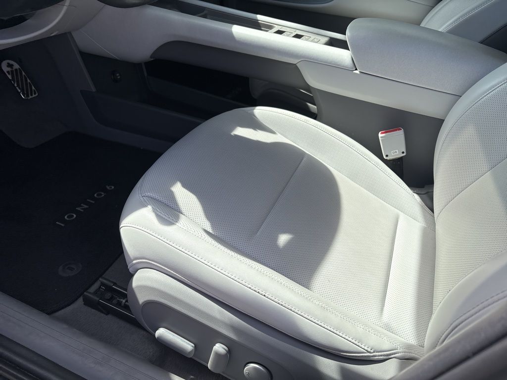 Thumbnail: 2023 Hyundai Ioniq 6 - 9