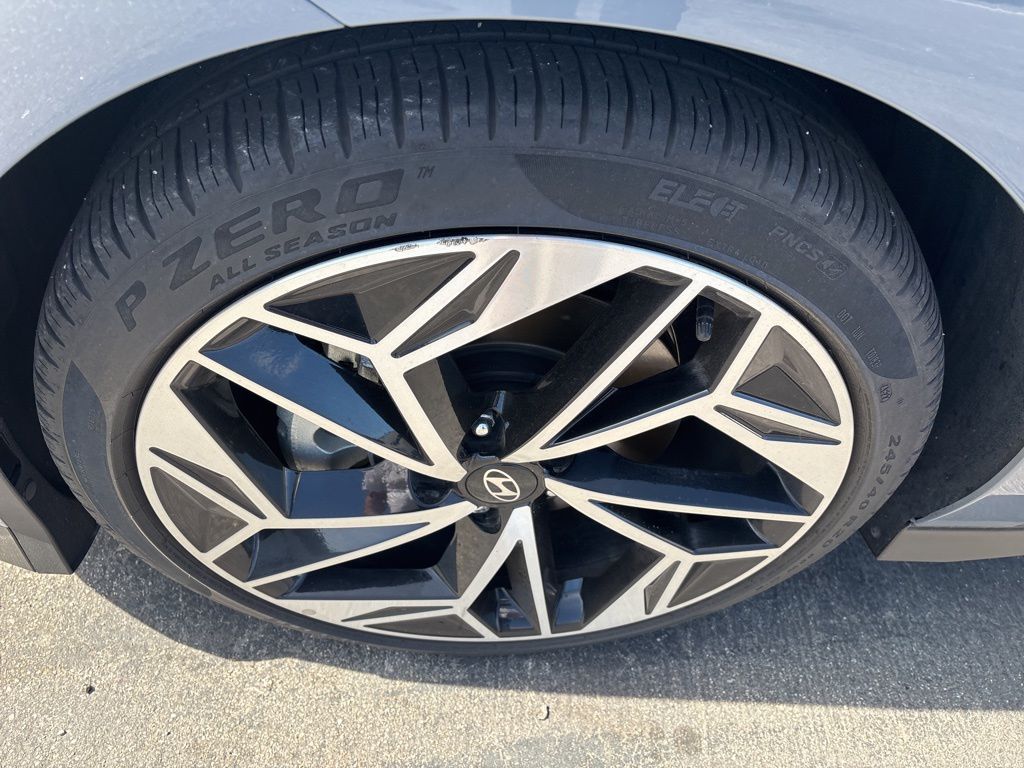 Thumbnail: 2023 Hyundai Ioniq 6 - 6