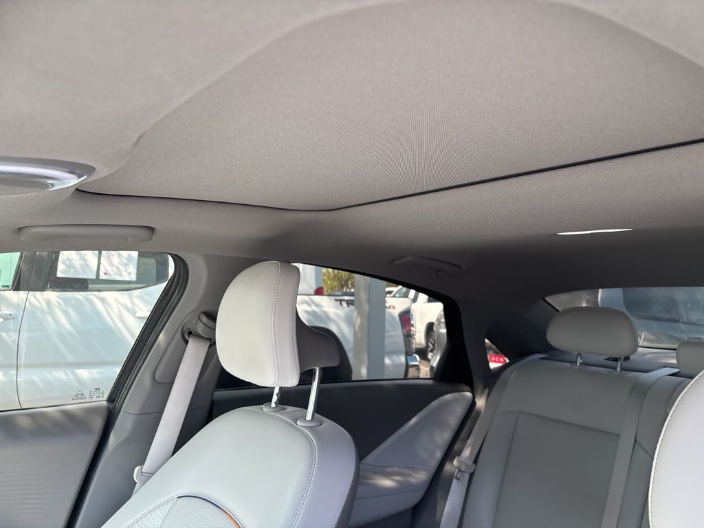 Thumbnail: 2023 Hyundai Ioniq 6 - 11