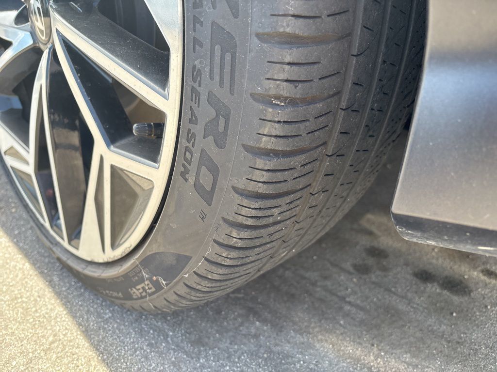 Thumbnail: 2023 Hyundai Ioniq 6 - 10