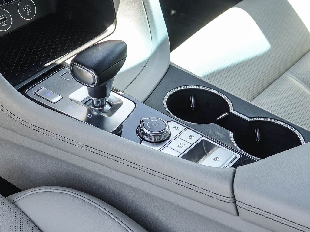 Thumbnail: 2024 Genesis G70 - 12