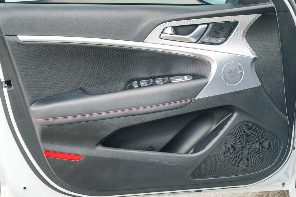 Thumbnail: 2023 Genesis G70 - 23