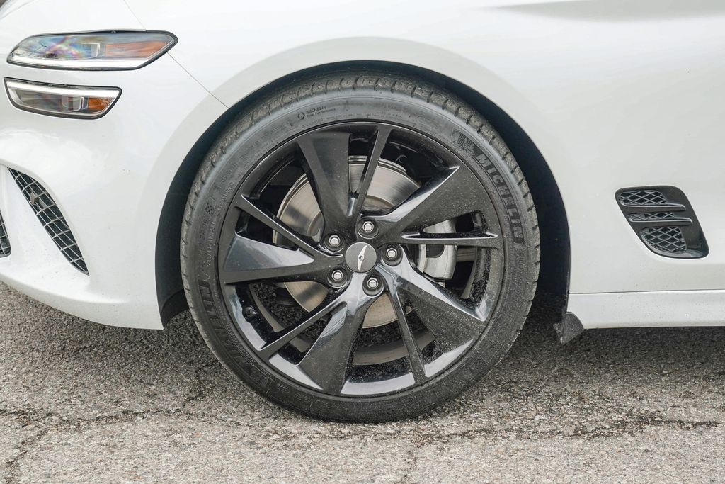 Thumbnail: 2023 Genesis G70 - 5