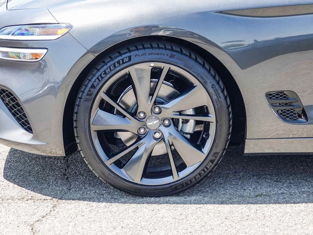 Thumbnail: 2023 Genesis G70 - 21