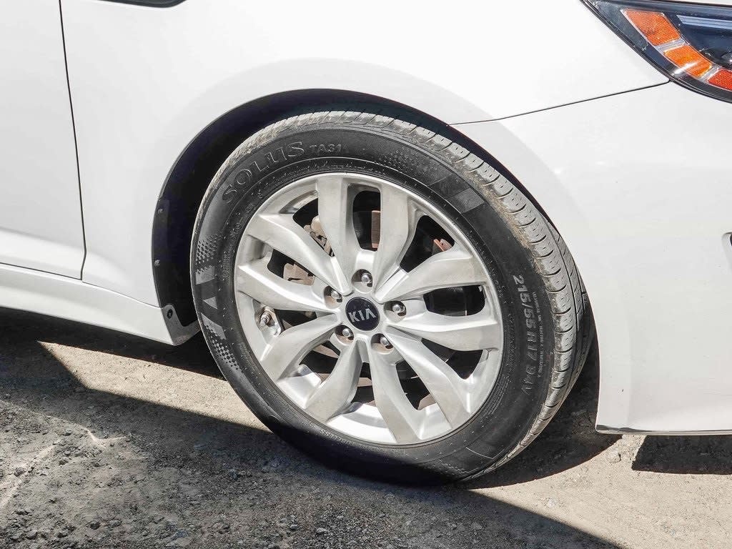 Thumbnail: 2015 Kia Optima - 4