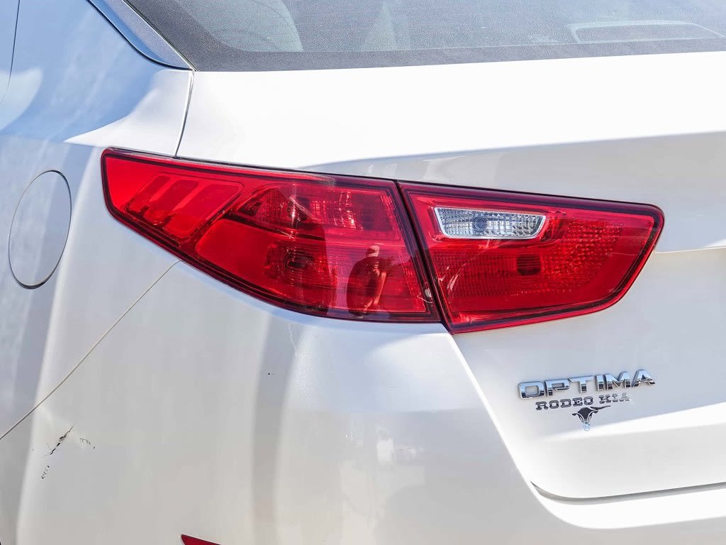 Thumbnail: 2015 Kia Optima - 16