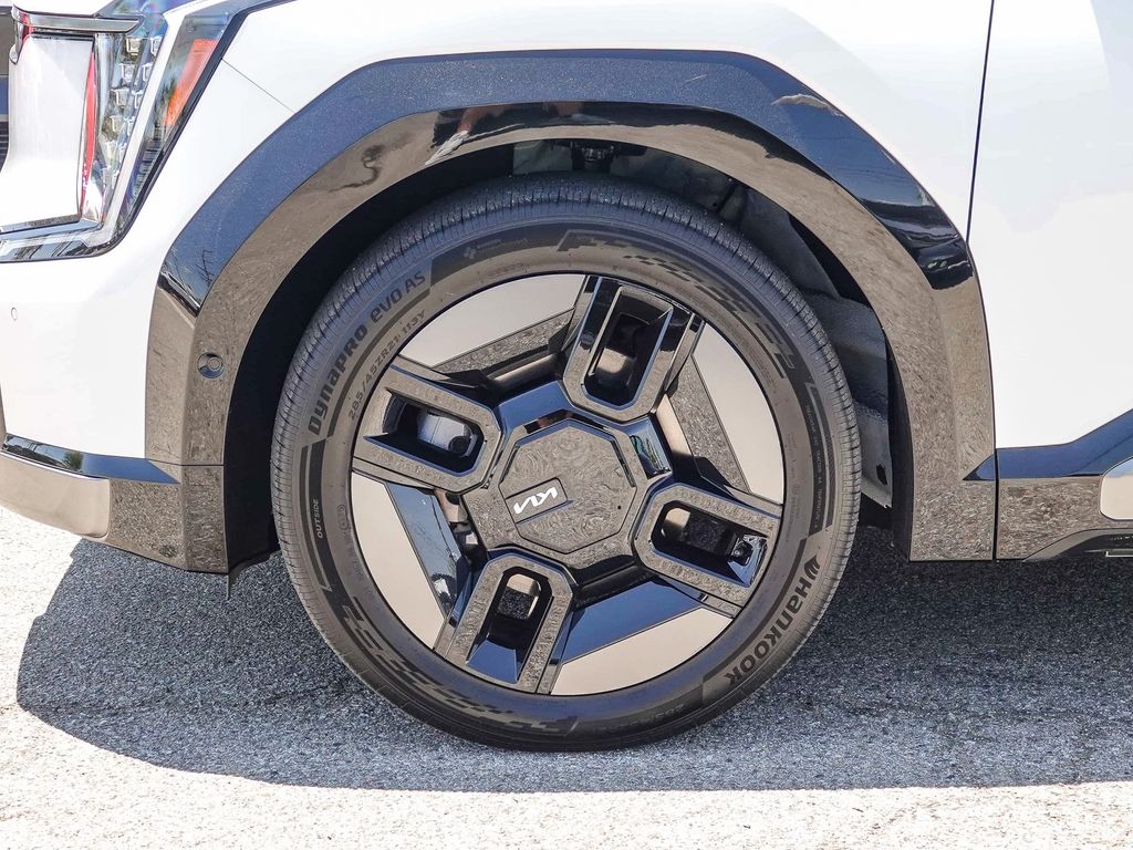 Thumbnail: 2024 Kia EV9 - 18