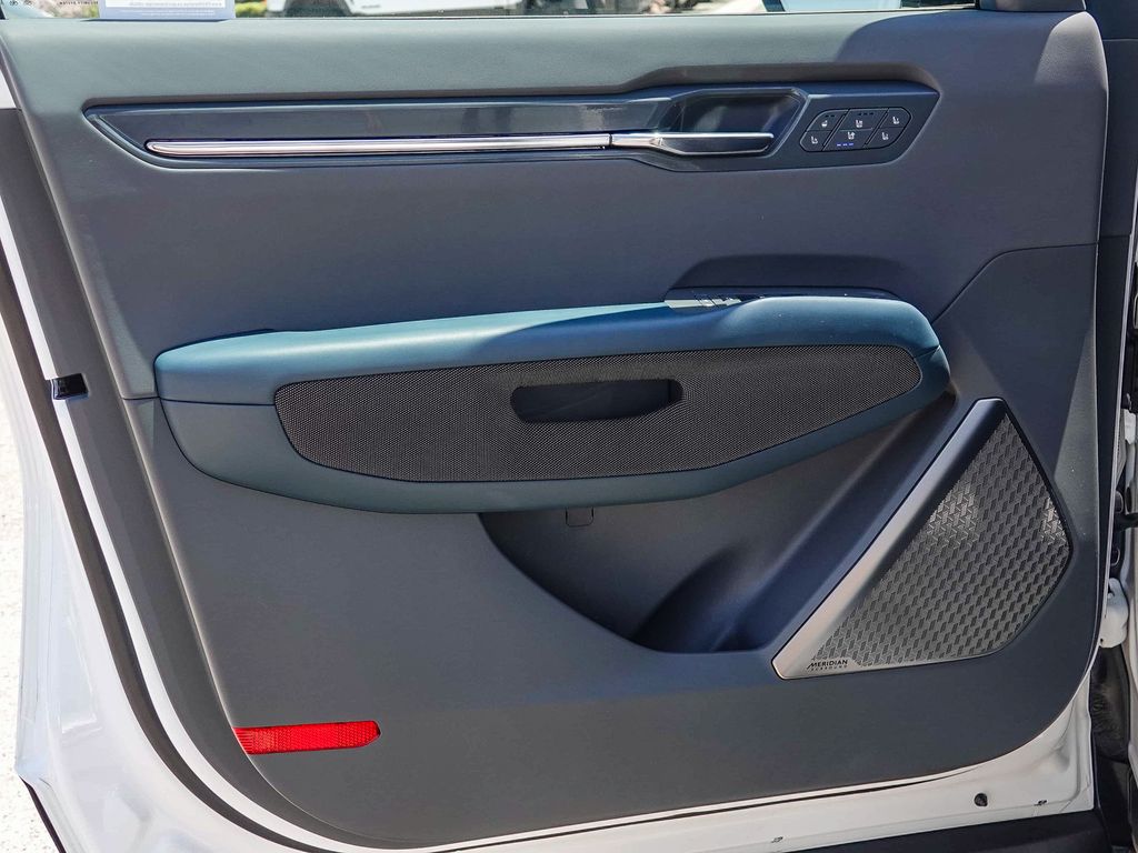 Thumbnail: 2024 Kia EV9 - 21