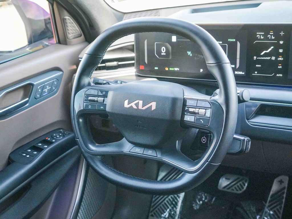Thumbnail: 2024 Kia EV9 - 7