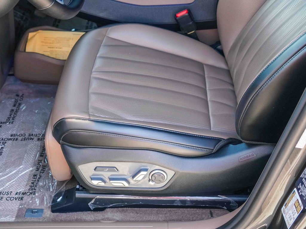 Thumbnail: 2024 Kia EV9 - 21