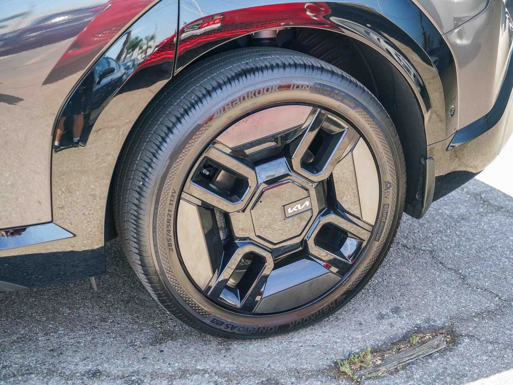 Thumbnail: 2024 Kia EV9 - 17