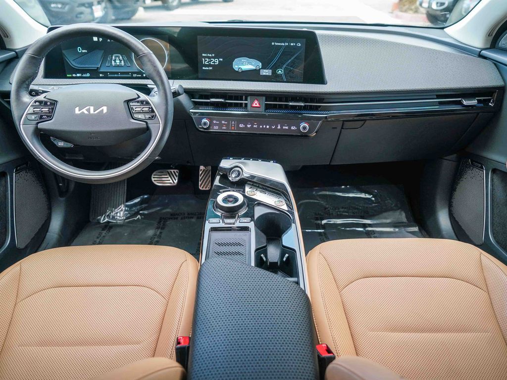 Thumbnail: 2023 Kia EV6 - 2