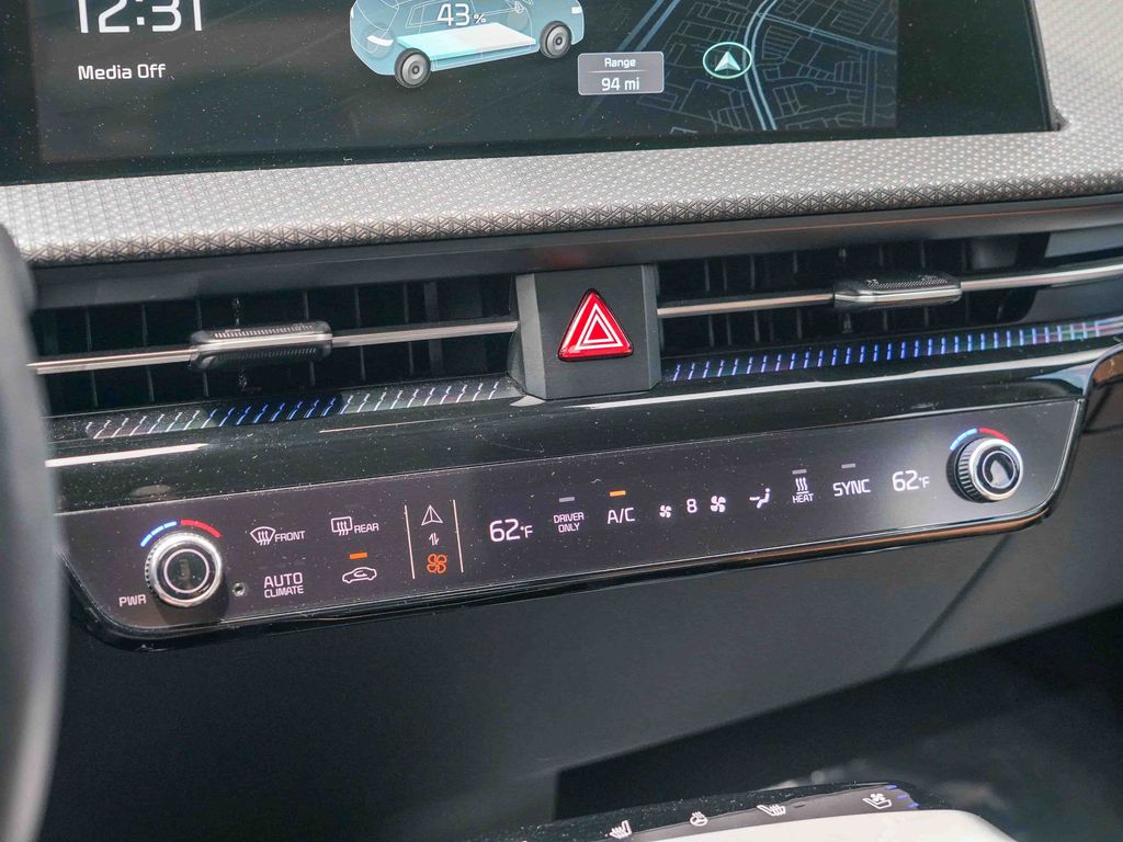 Thumbnail: 2023 Kia EV6 - 24