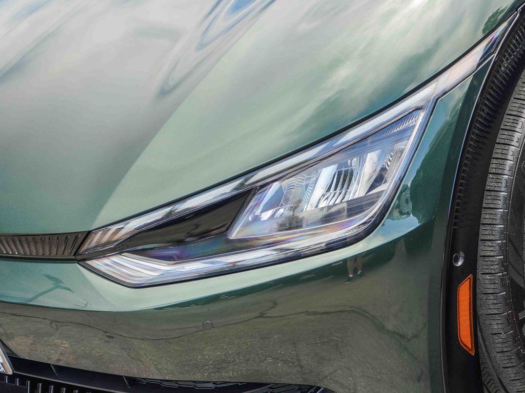 Thumbnail: 2023 Kia EV6 - 19
