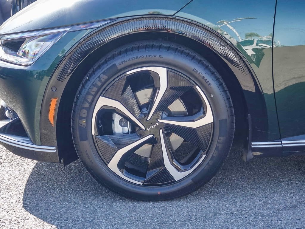 Thumbnail: 2023 Kia EV6 - 16