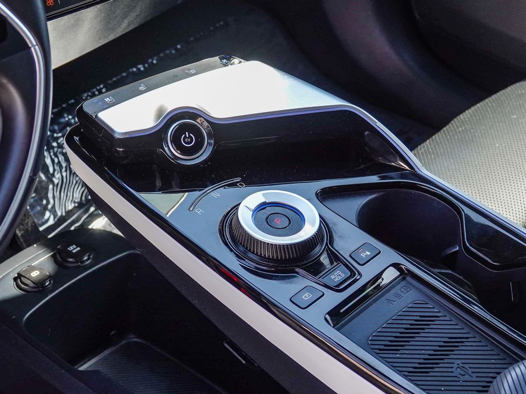 Thumbnail: 2023 Kia EV6 - 13