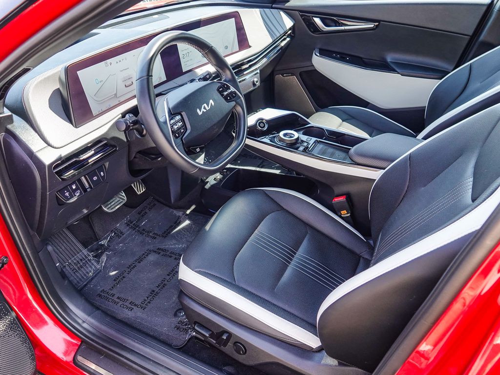 Thumbnail: 2023 Kia EV6 - 10