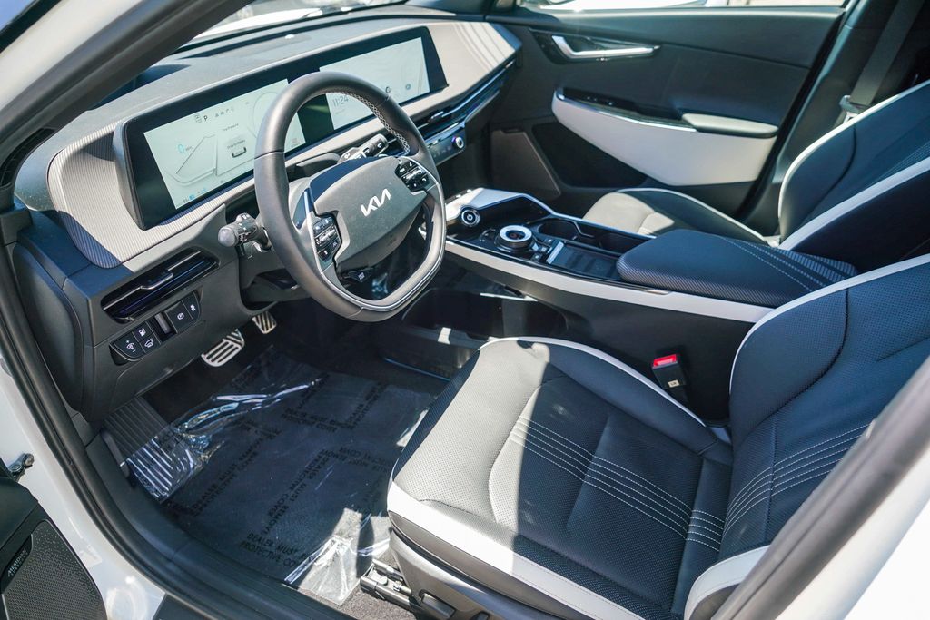 Thumbnail: 2023 Kia EV6 - 9