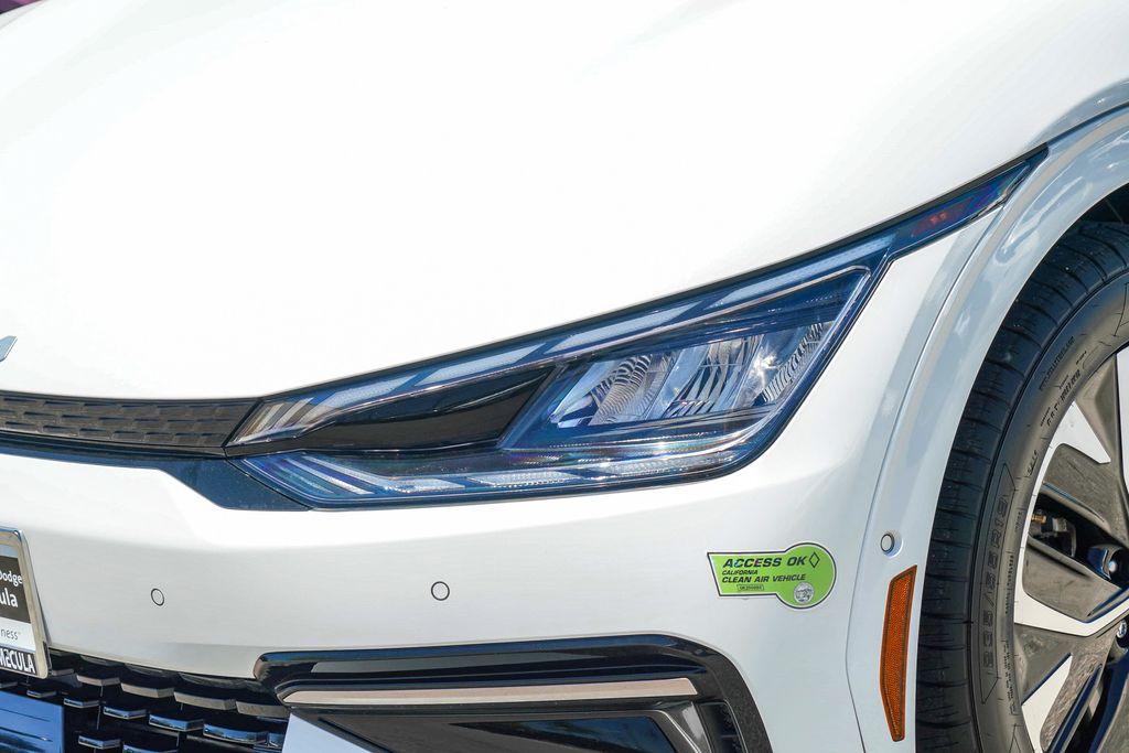Thumbnail: 2023 Kia EV6 - 20