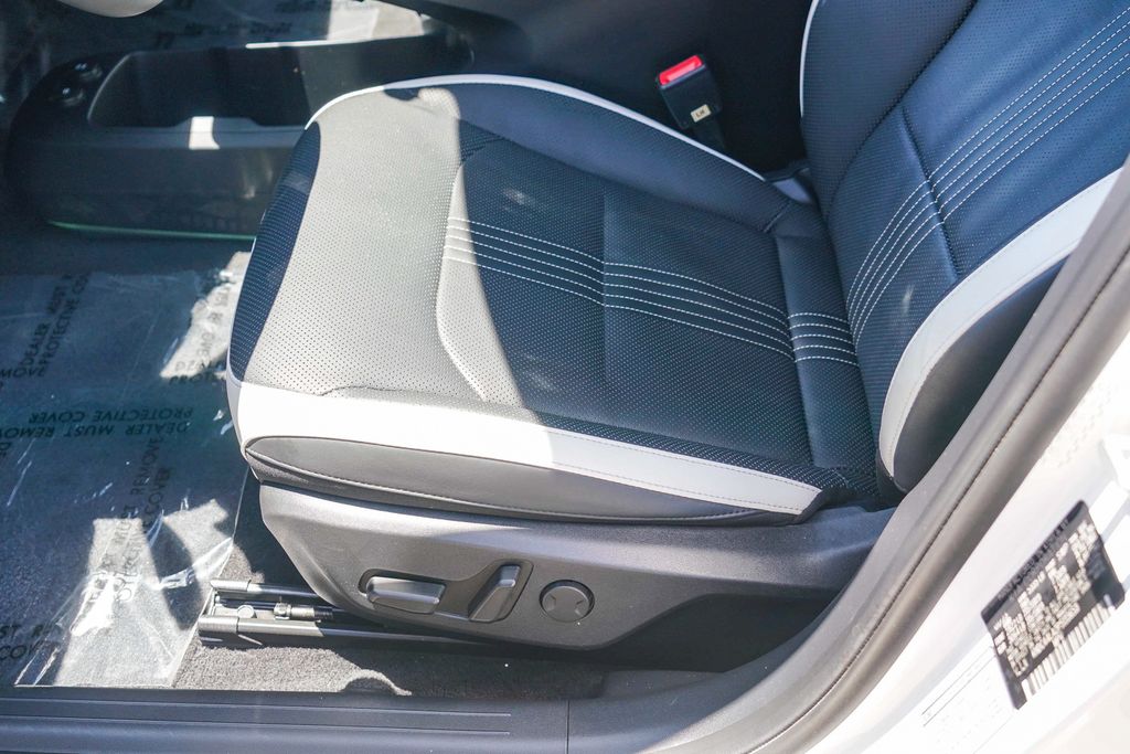 Thumbnail: 2023 Kia EV6 - 24