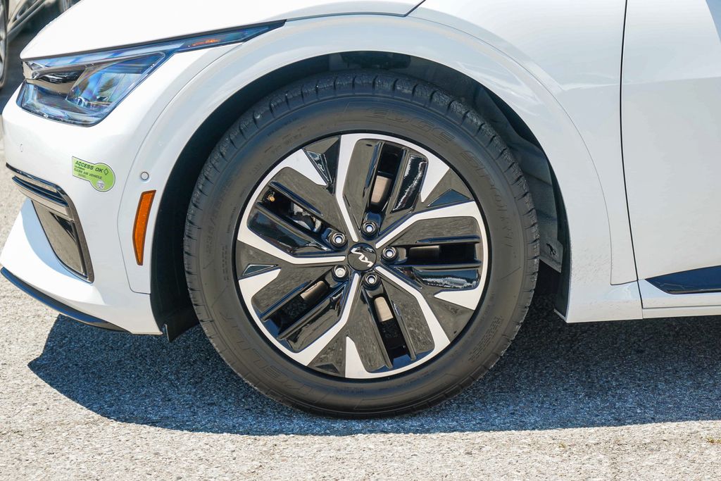 Thumbnail: 2023 Kia EV6 - 21