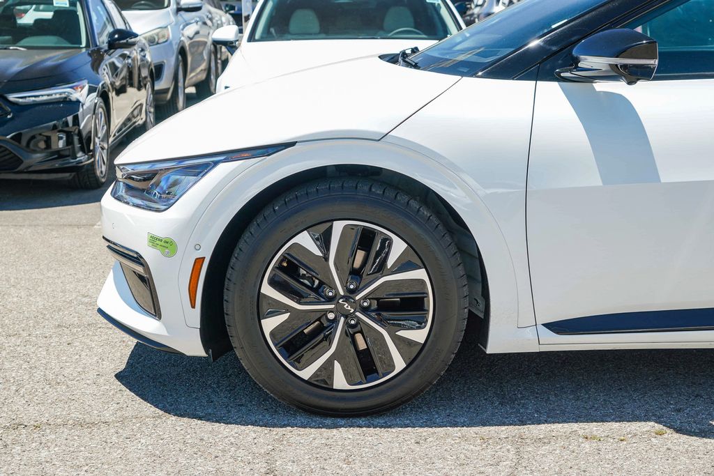 Thumbnail: 2023 Kia EV6 - 5