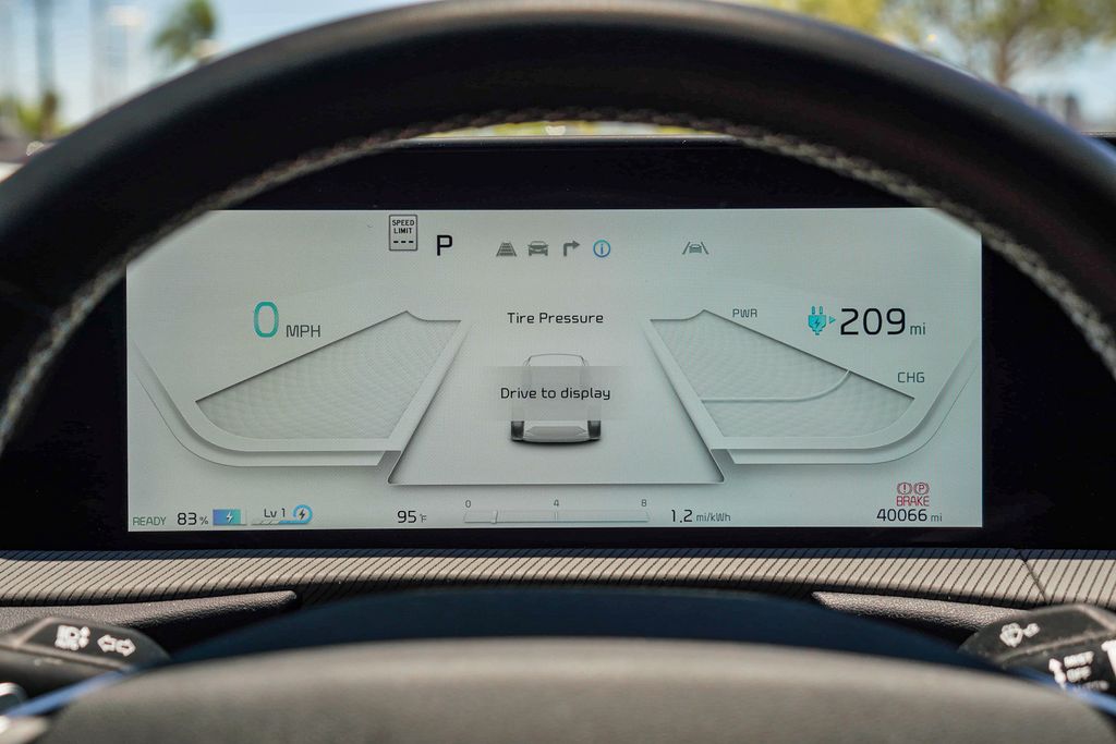 Thumbnail: 2023 Kia EV6 - 27