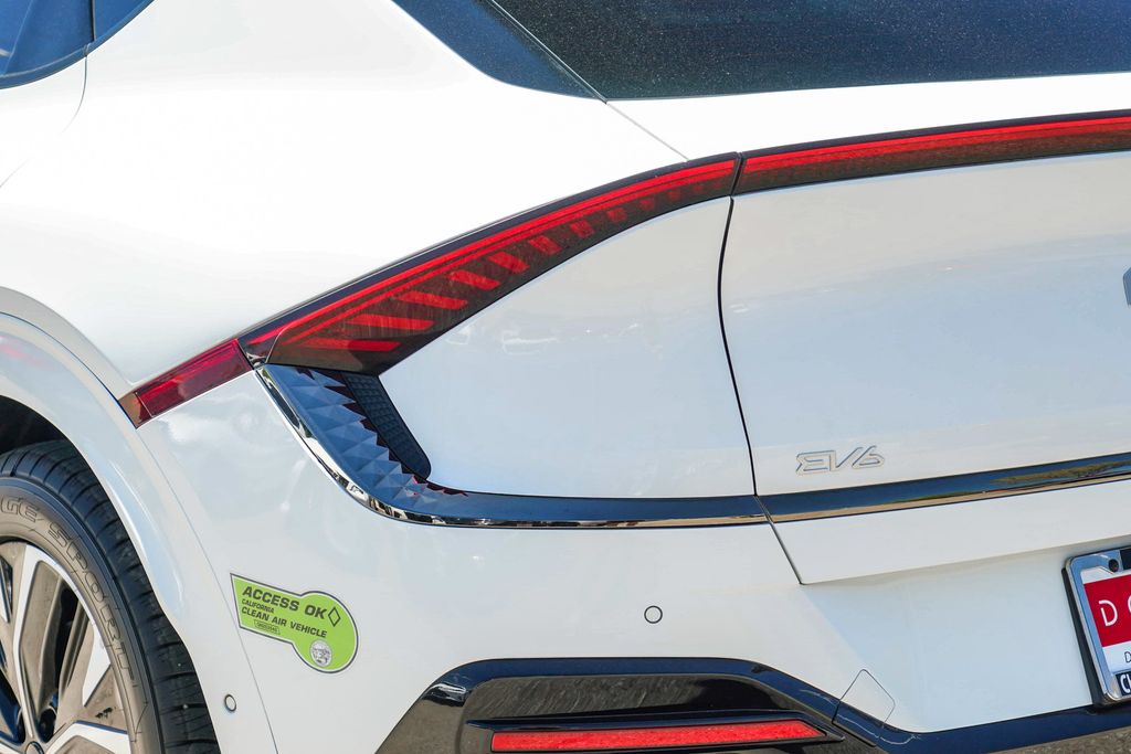 Thumbnail: 2023 Kia EV6 - 19