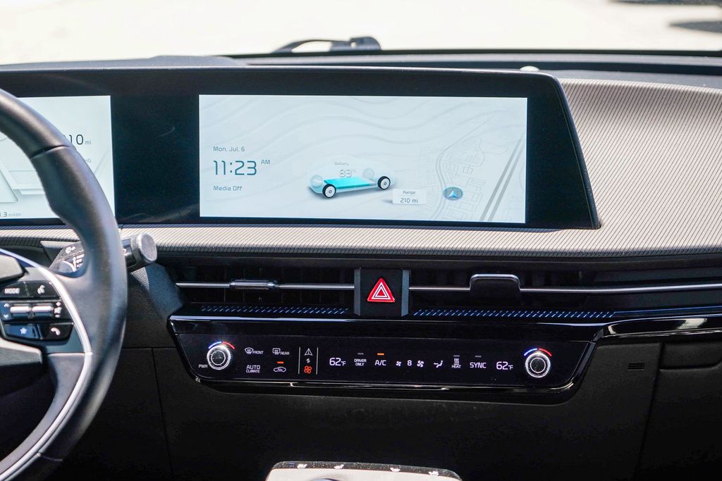 Thumbnail: 2023 Kia EV6 - 11